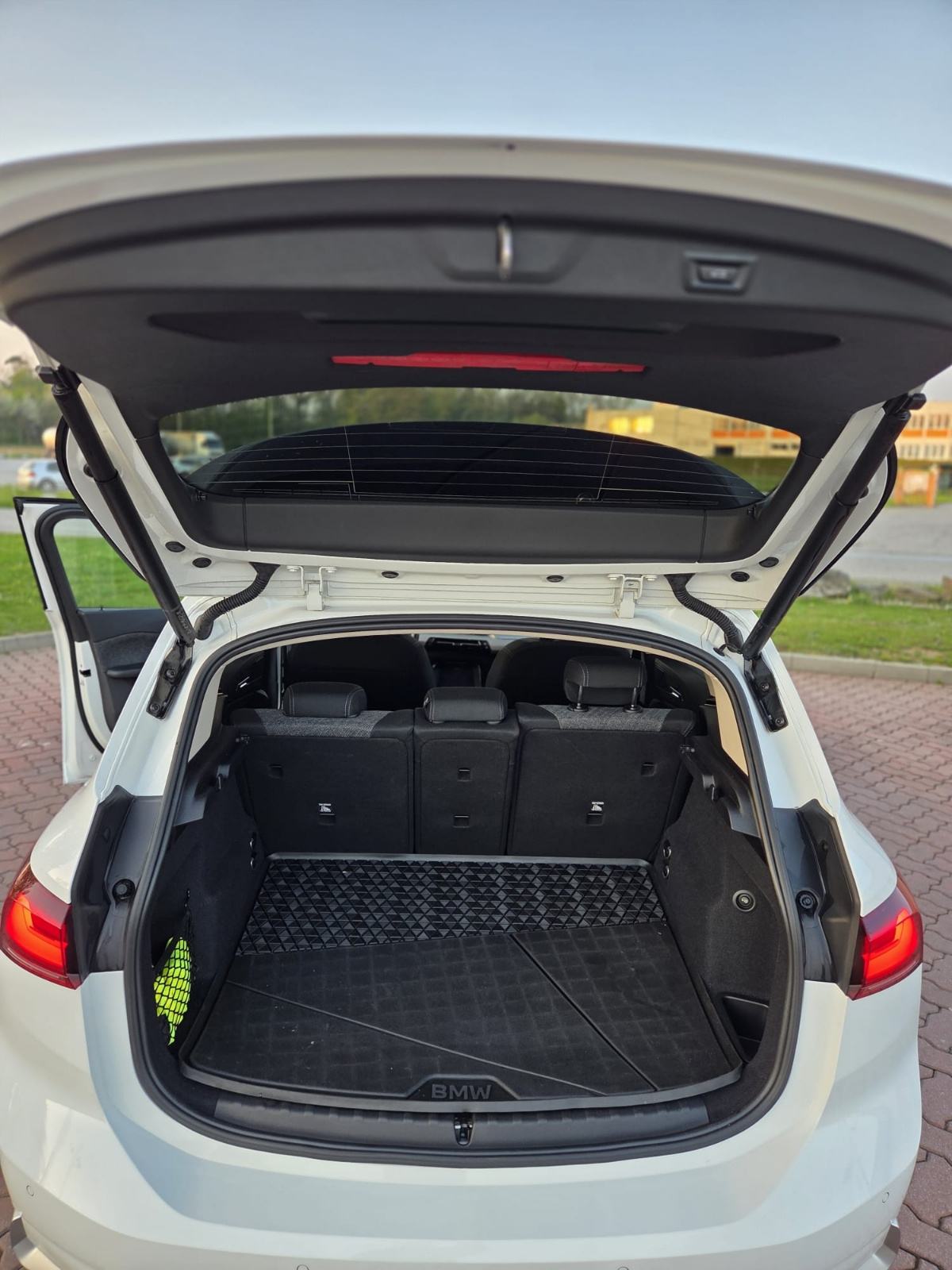 BMW active tourer 218d automatik cijena do reg., fotografija 18