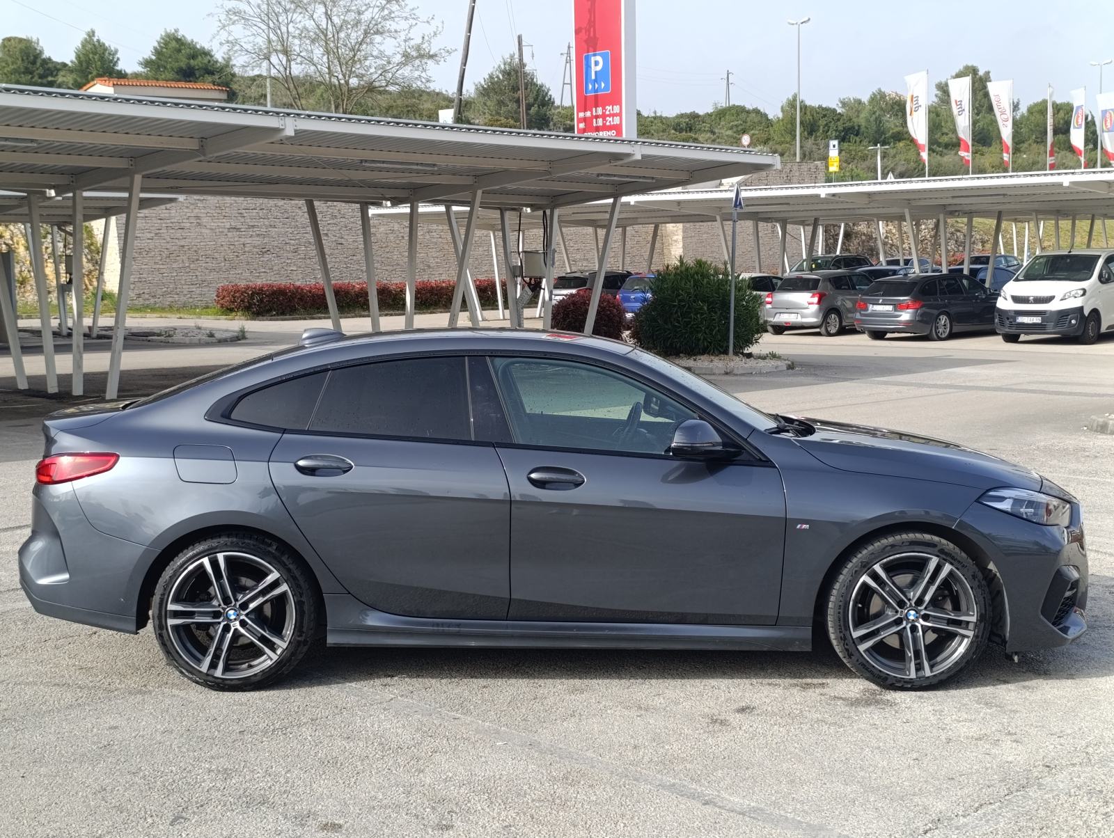 BMW serija 2 218i, fotografija 2