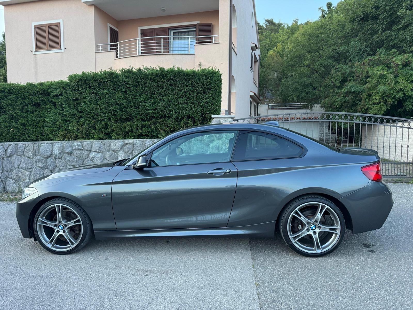 BMW serija 2 220d M PAKET, fotografija 7
