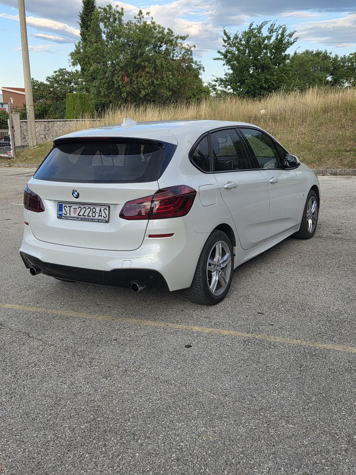 BMW serija 2 220d, fotografija 11