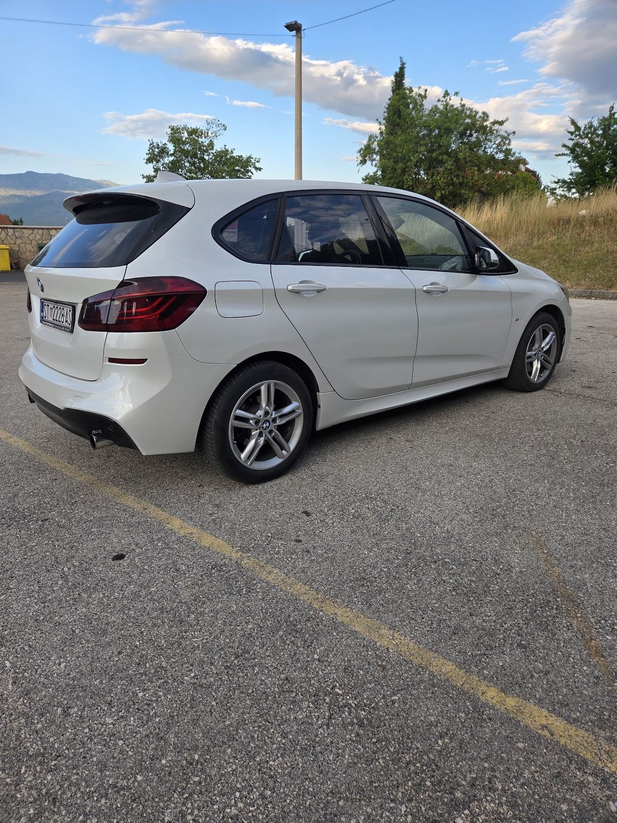 BMW serija 2 220d, fotografija 12