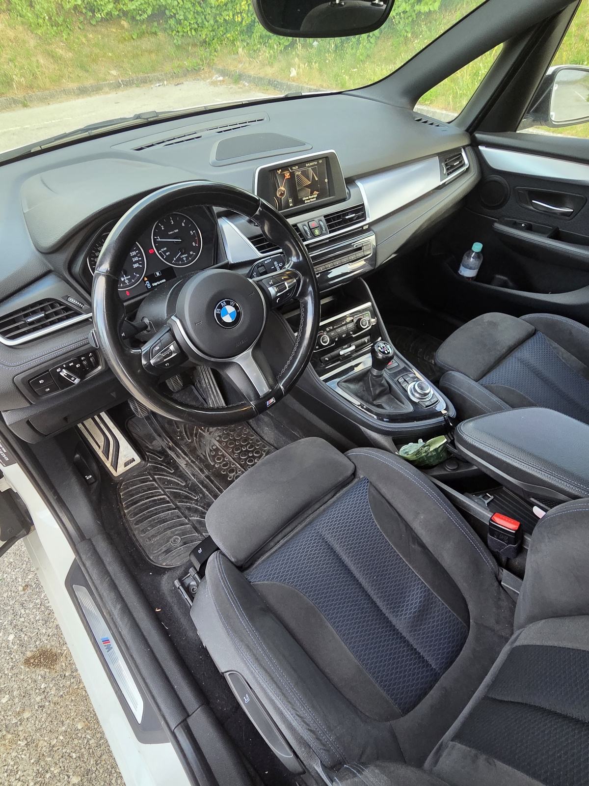 BMW serija 2 220d, fotografija 16