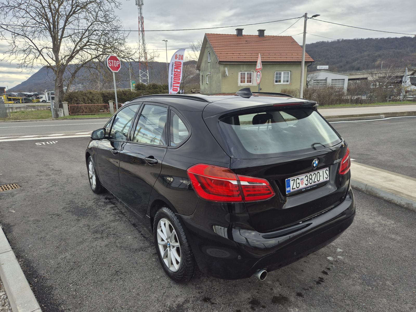 BMW serija 2 Active Tourer 216d Odlično stanje!, fotografija 4