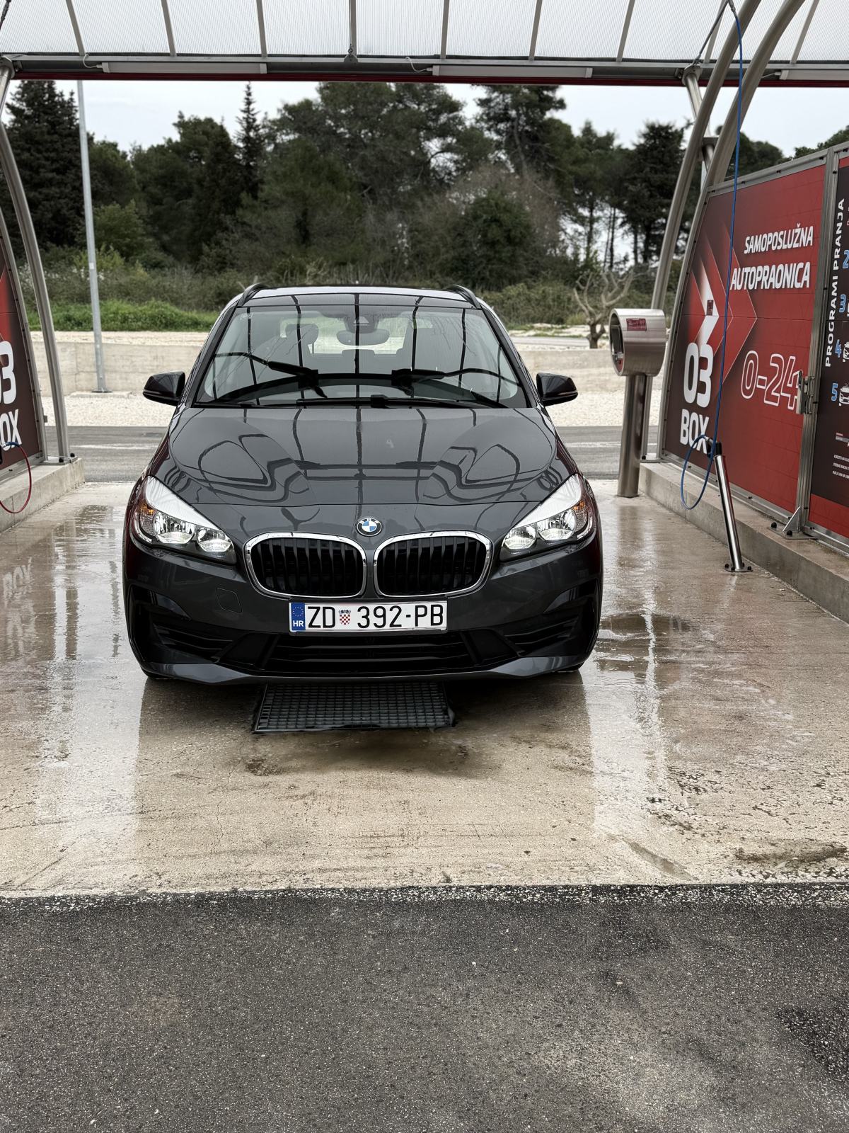 BMW serija 2//216d//Manualni//10 990€ s PDV//Fulll servis//Reg 06/27//, pogled izvana - slika 1