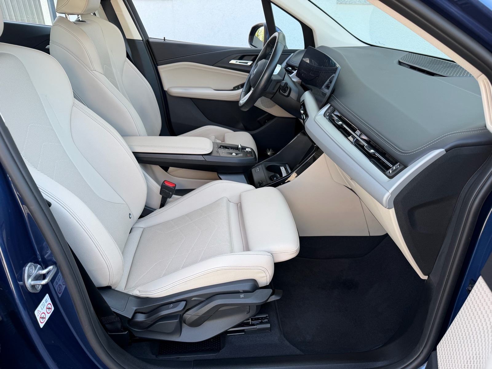 BMW serija 2 Active Tourer 218d automatik kamera xenon led, fotografija 13