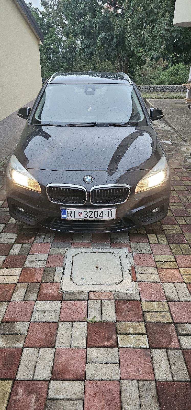 BMW serija 2 Active Tourer 218d automatik, fotografija 1