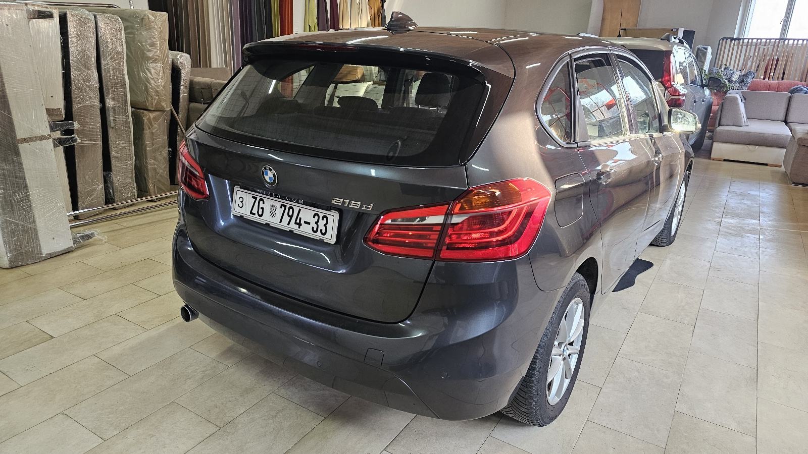 BMW serija 2 Automatik 218d top stanje, fotografija 3