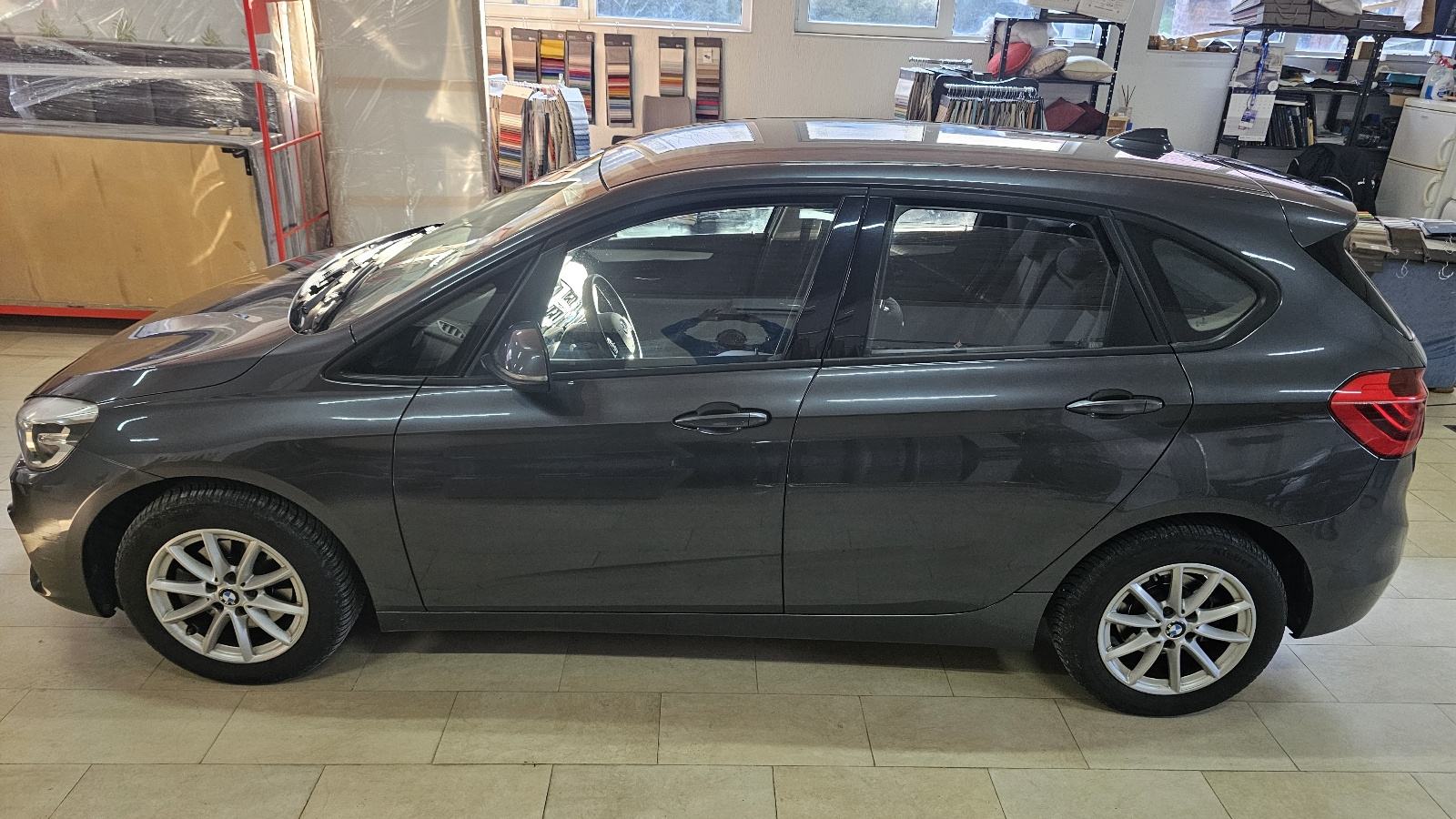 BMW serija 2 Automatik 218d top stanje, fotografija 5