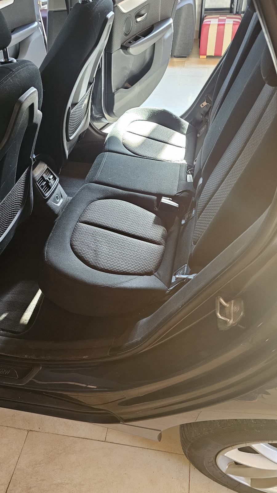 BMW serija 2 Automatik 218d top stanje, fotografija 17