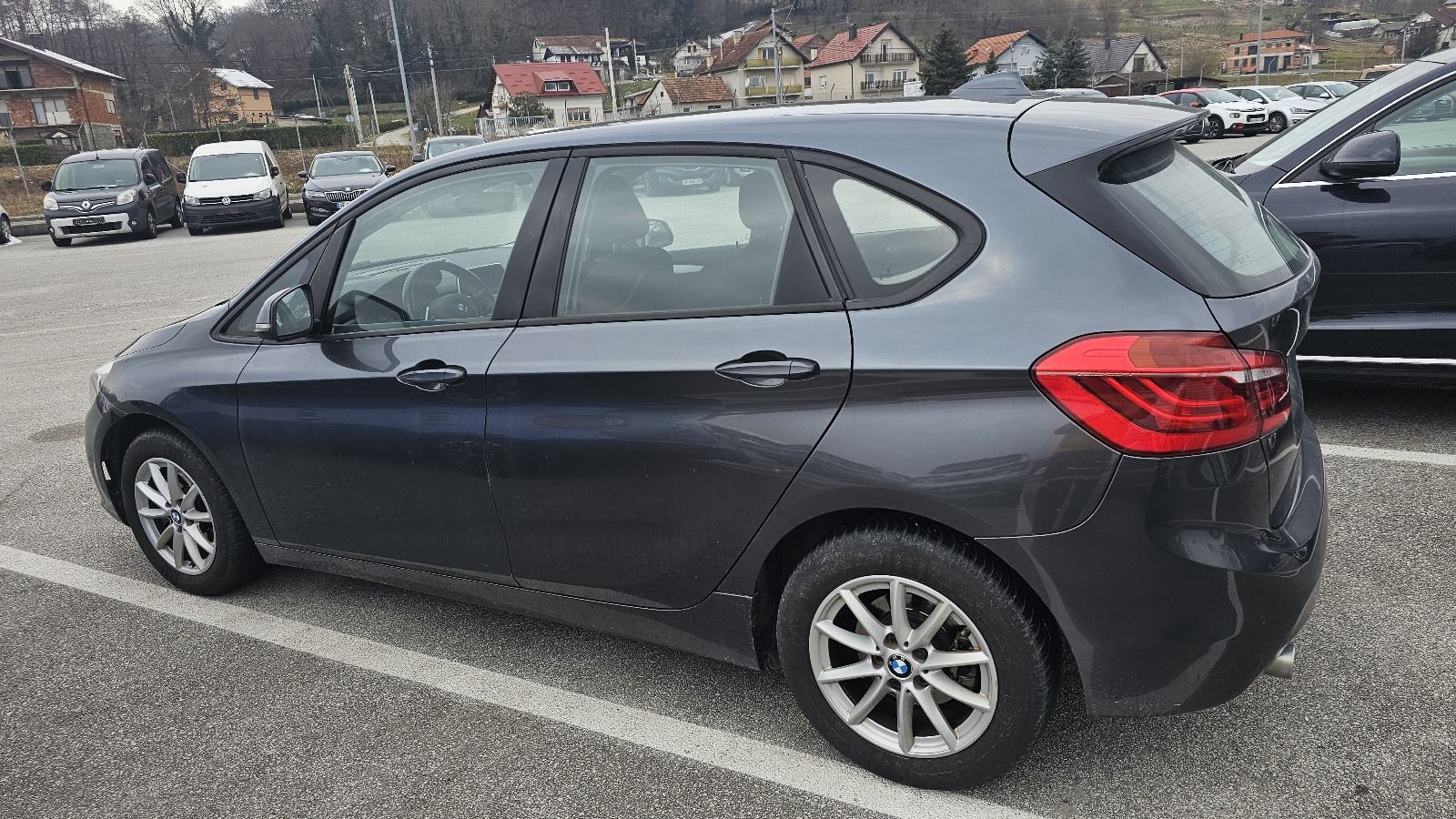 BMW serija 2 Automatik 218d top stanje, fotografija 13