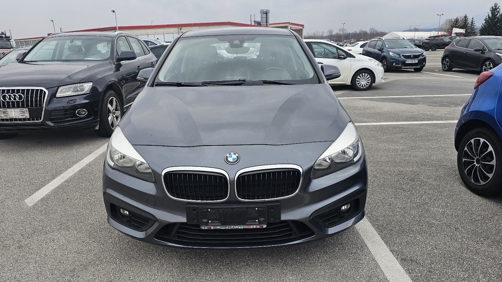 BMW serija 2 Automatik 218d top stanje, fotografija 15
