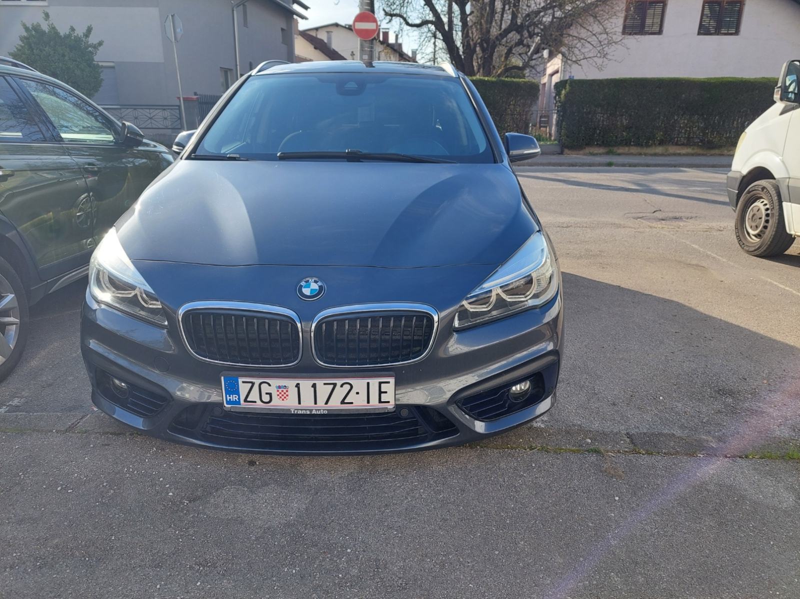 BMW serija 2 Active Tourer Sport Line 218d automatik, pogled izvana - slika 1