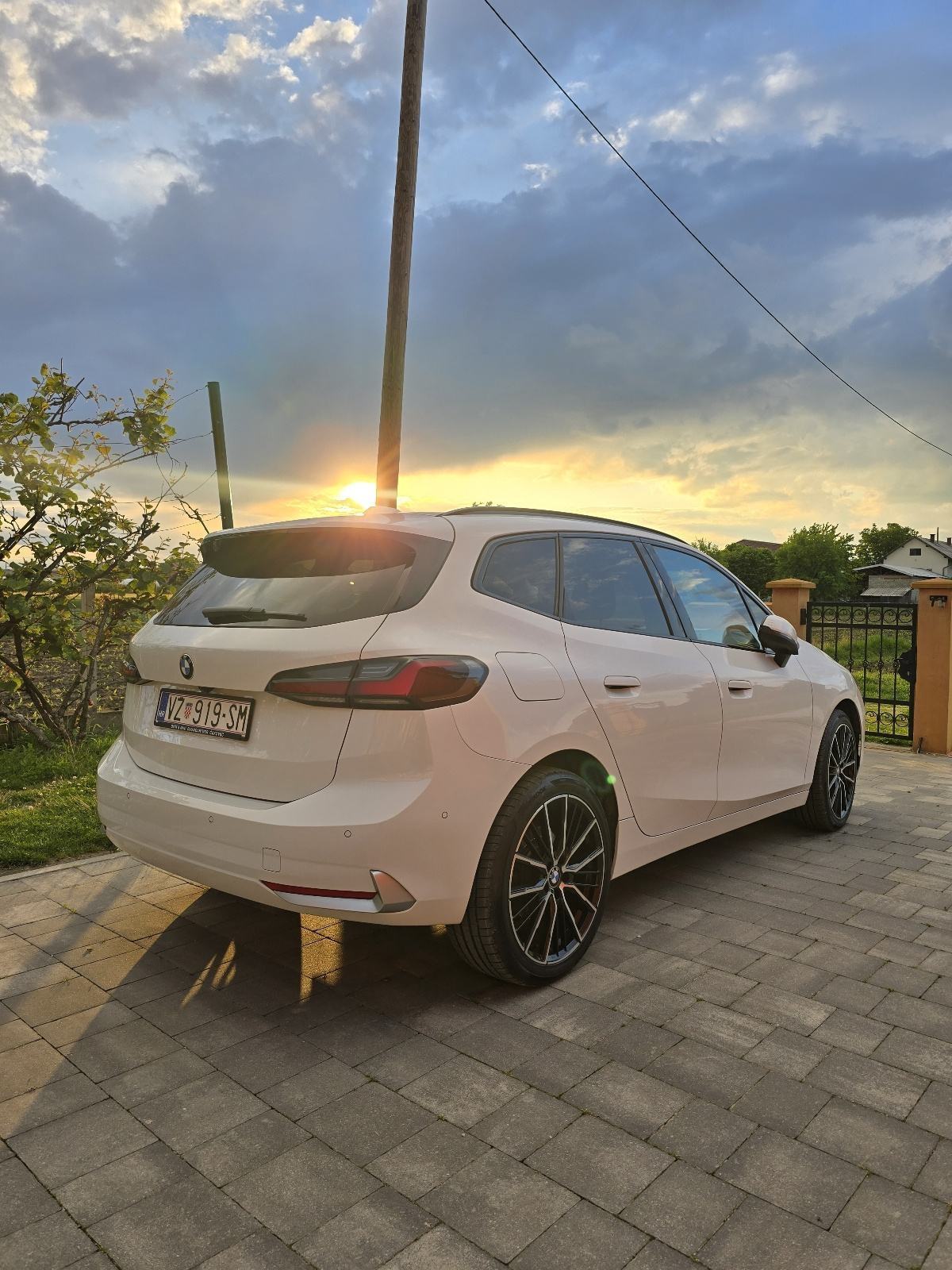 BMW serija 2 Active Tourer 218d automatik, fotografija 4