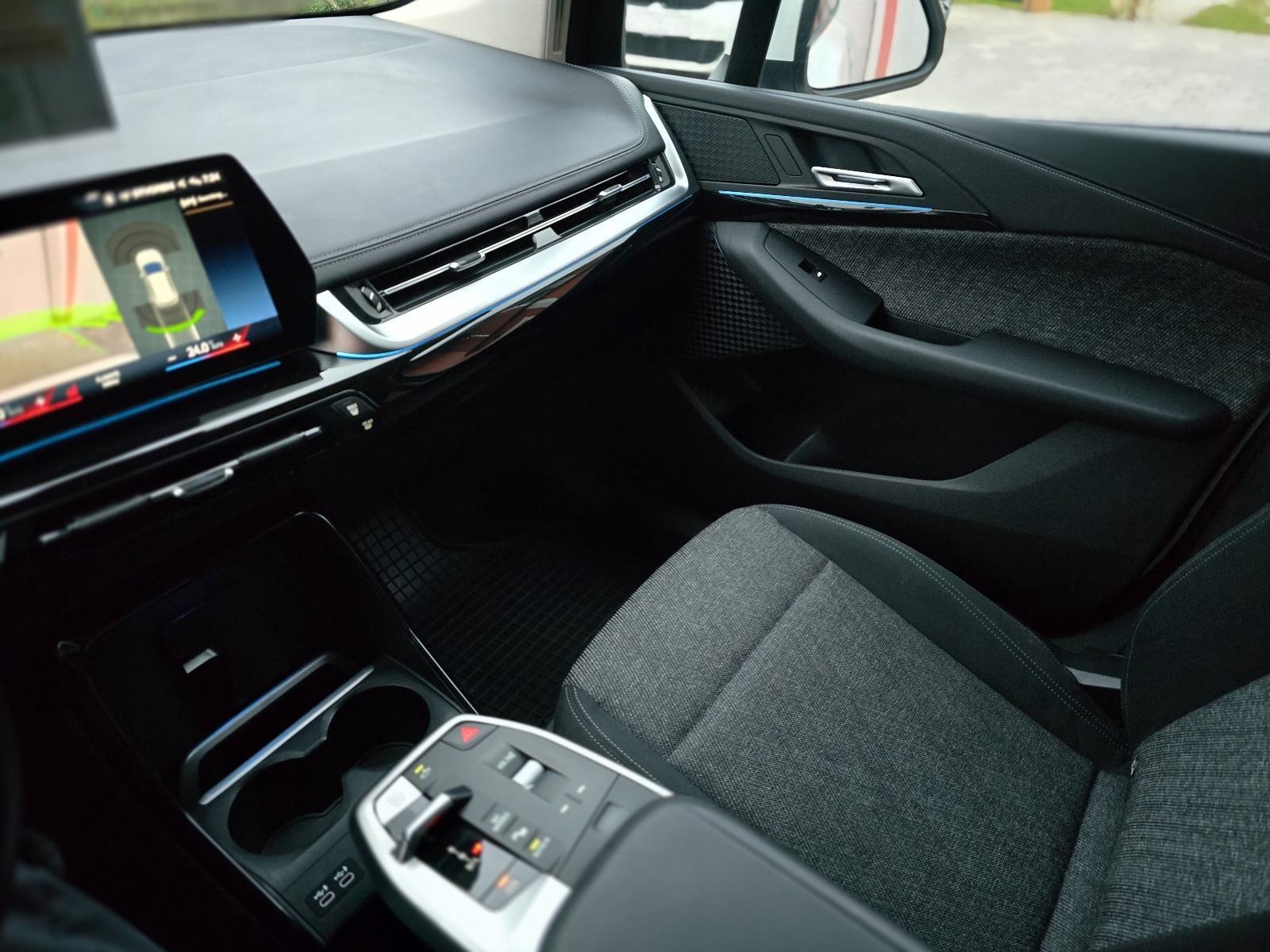 BMW serija 2 Active Tourer 218d automatik, fotografija 12