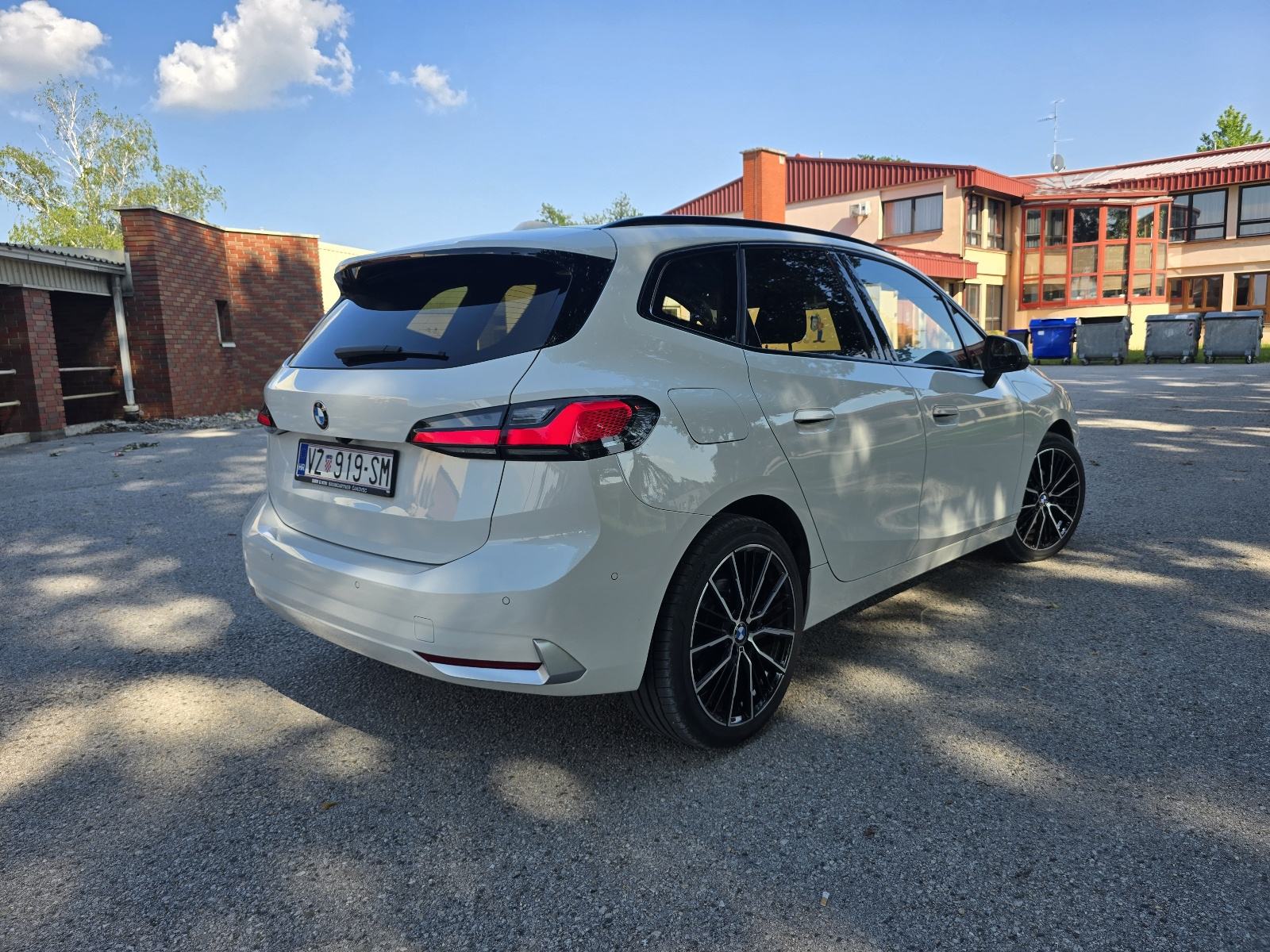 BMW serija 2 Active Tourer 218d automatik, fotografija 2