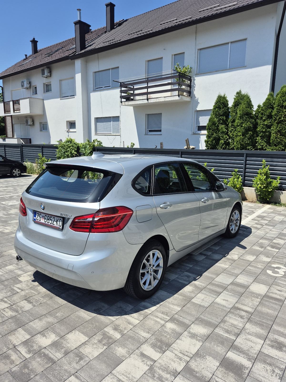 BMW serija 2 Active Tourer 218d automatik,dupli set felgi, fotografija 3