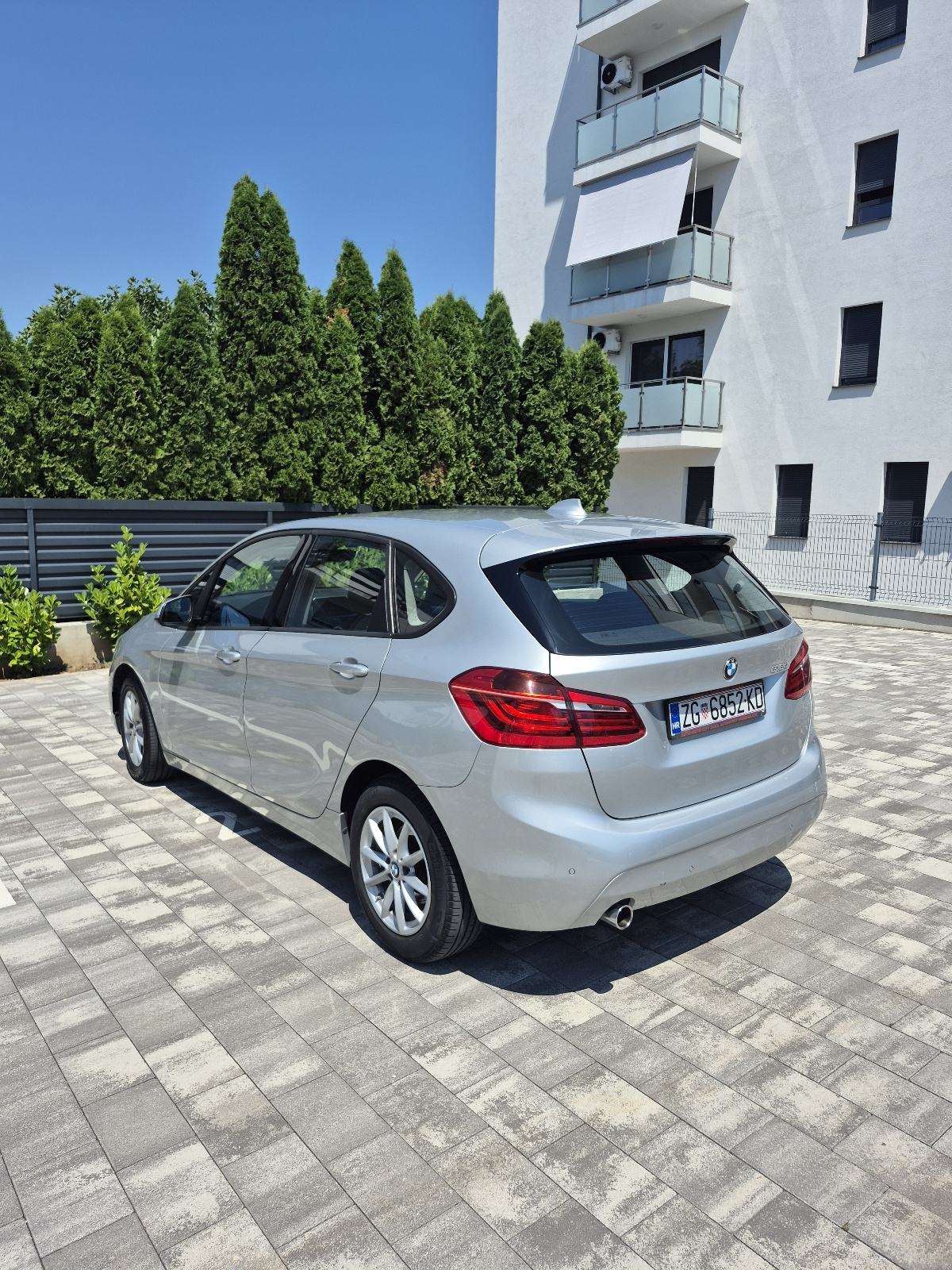 BMW serija 2 Active Tourer 218d automatik,dupli set felgi, fotografija 4