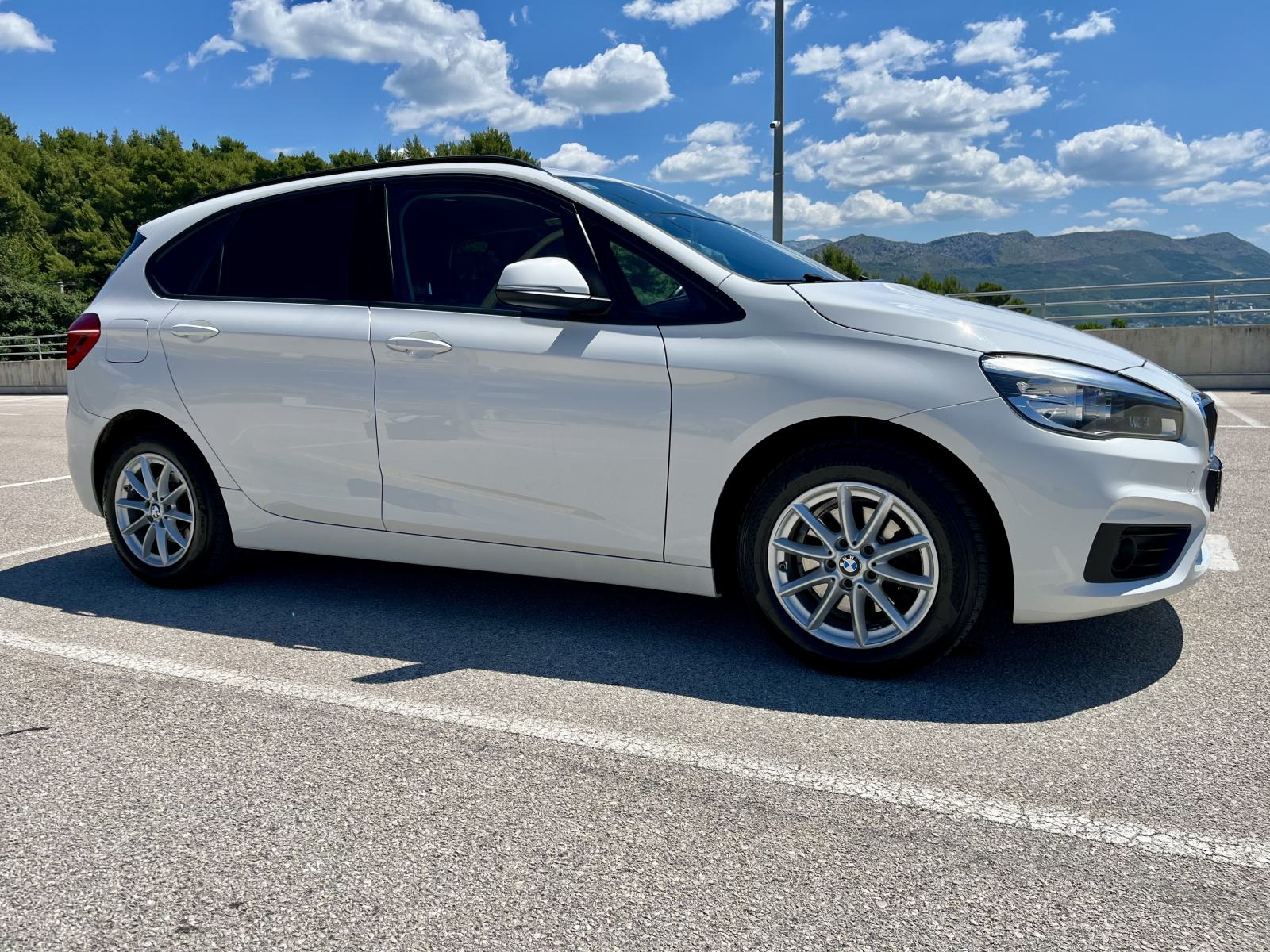 BMW serija 2 Active Tourer 218d automatik, fotografija 1