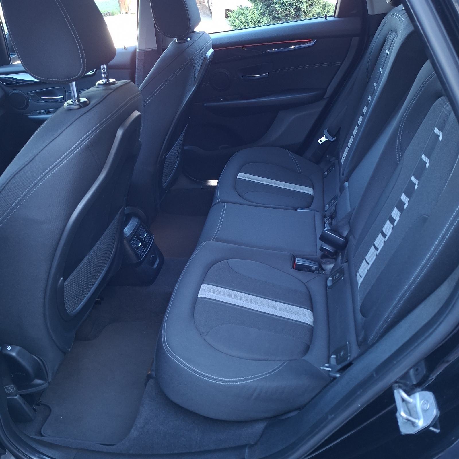 BMW serija 2 Active Tourer 218d automatik, fotografija 4