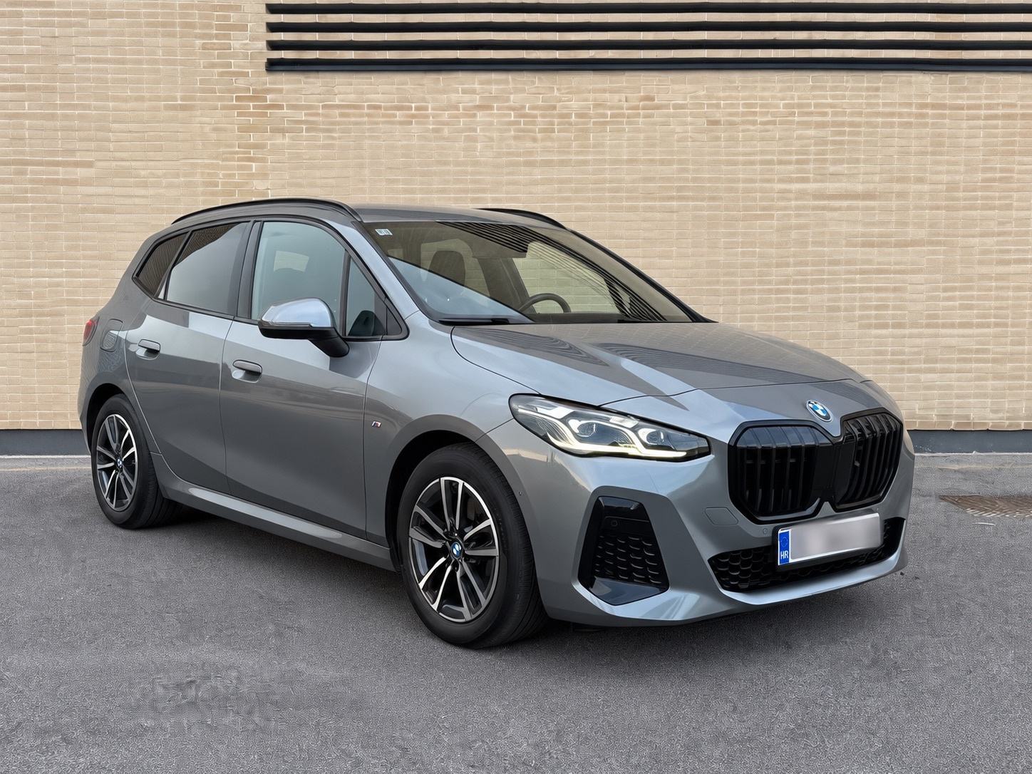 BMW serija 2 Active Tourer 218d - REG 09/27, fotografija 1