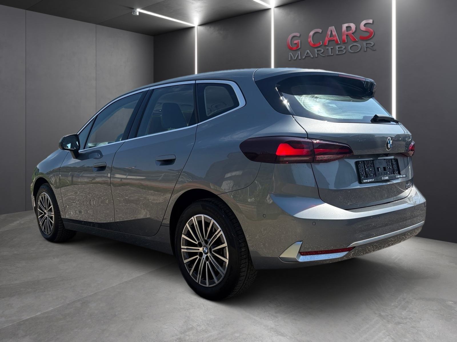 BMW serija 2 Active Tourer 218d LUXURY,LED,KAMER,VIRTUAL,NAVI, fotografija 2