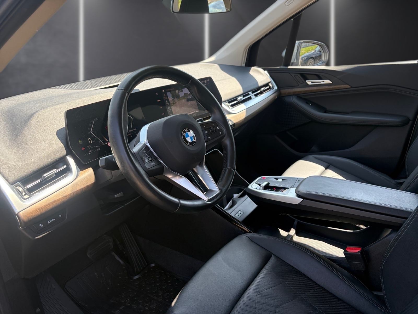 BMW serija 2 Active Tourer 218d LUXURY,LED,KAMER,VIRTUAL,NAVI, fotografija 3