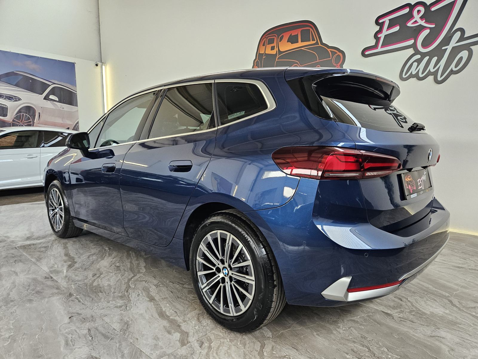 BMW serija 2 Active Tourer 218d Luxury Line Kamera Widescreen AMB, fotografija 4