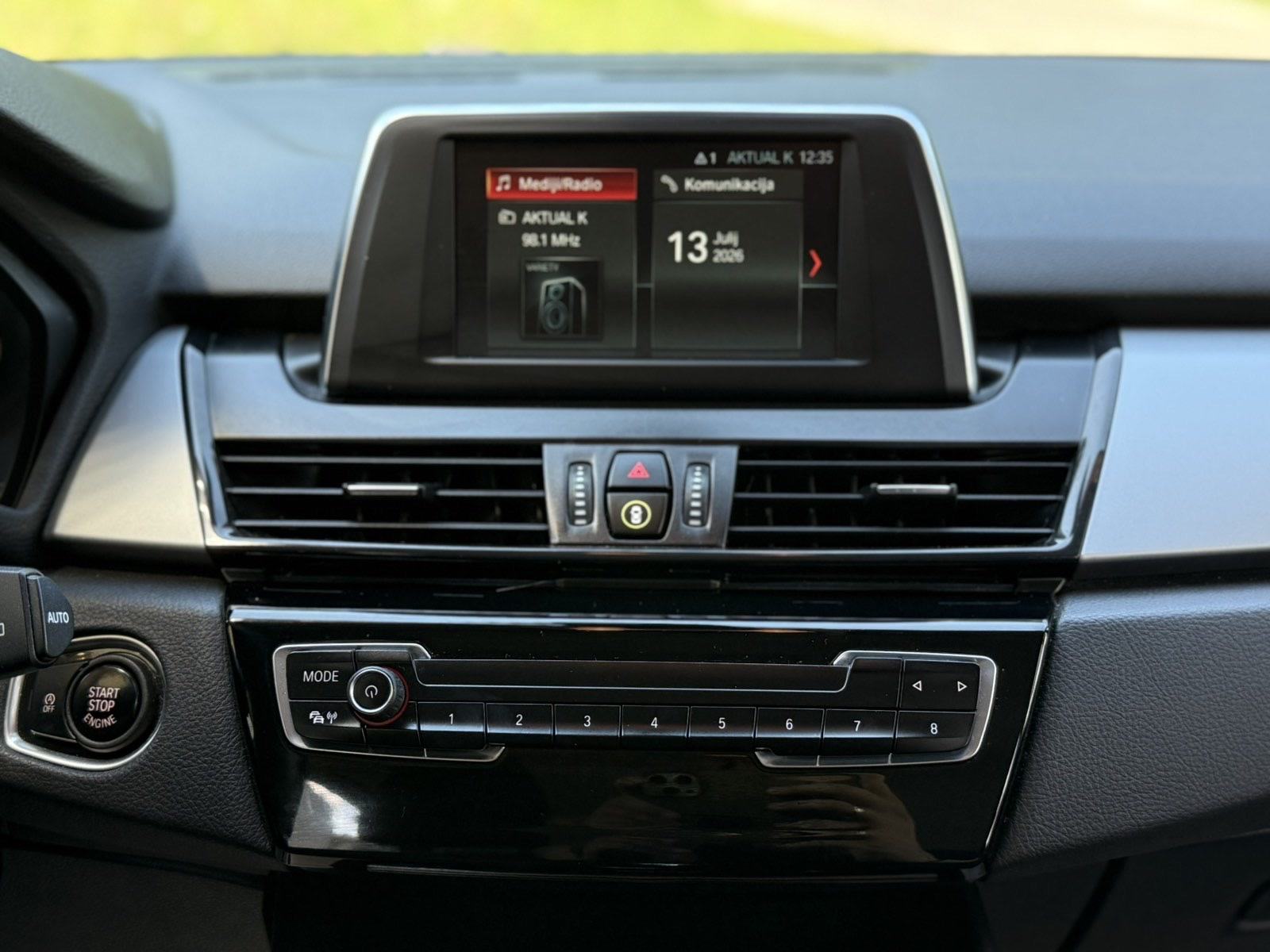 BMW serija 2 Active Tourer 218i SLO.VOZILO-KAMERA-TEMPOMAT-LED, fotografija 14