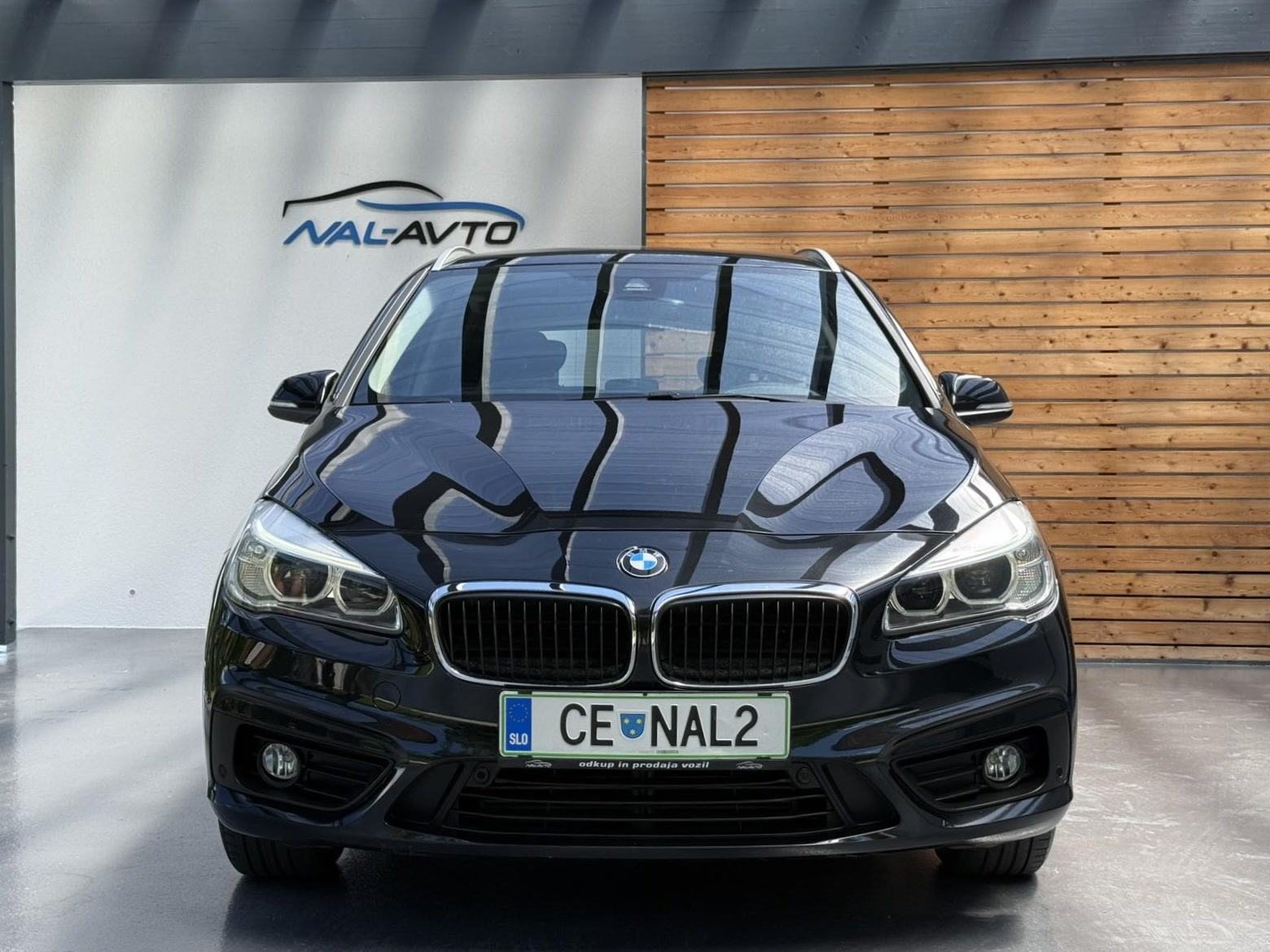 BMW serija 2 Active Tourer 218i SLO.VOZILO-KAMERA-TEMPOMAT-LED, fotografija 2