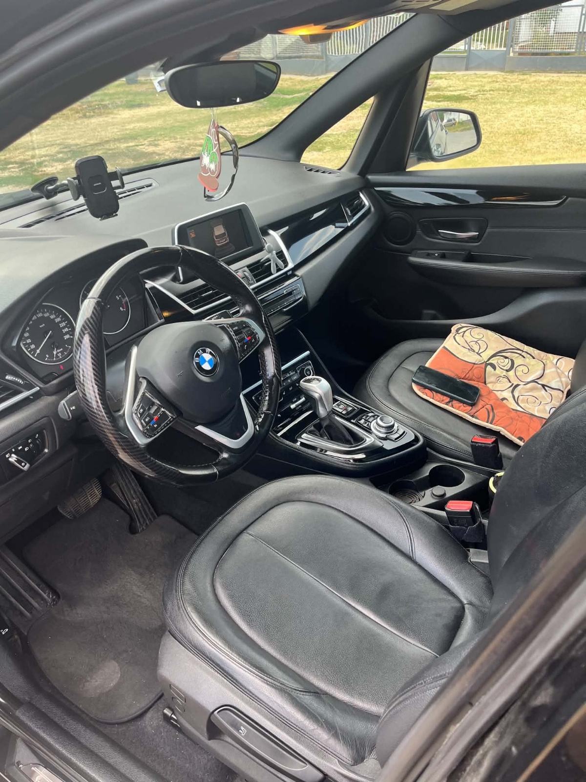 BMW serija 2 Active Tourer 220d automatik, KOŽA, PANORAMA, JAMSTVO, fotografija 9
