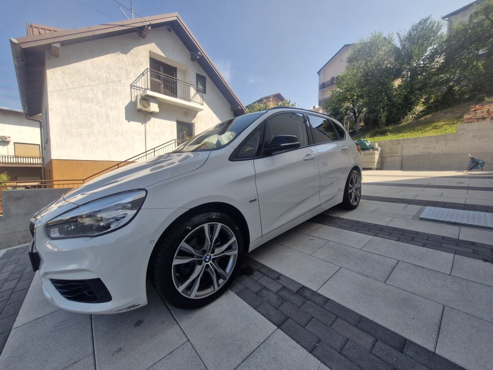 BMW serija 2 Active Tourer 220d automatik, fotografija 2