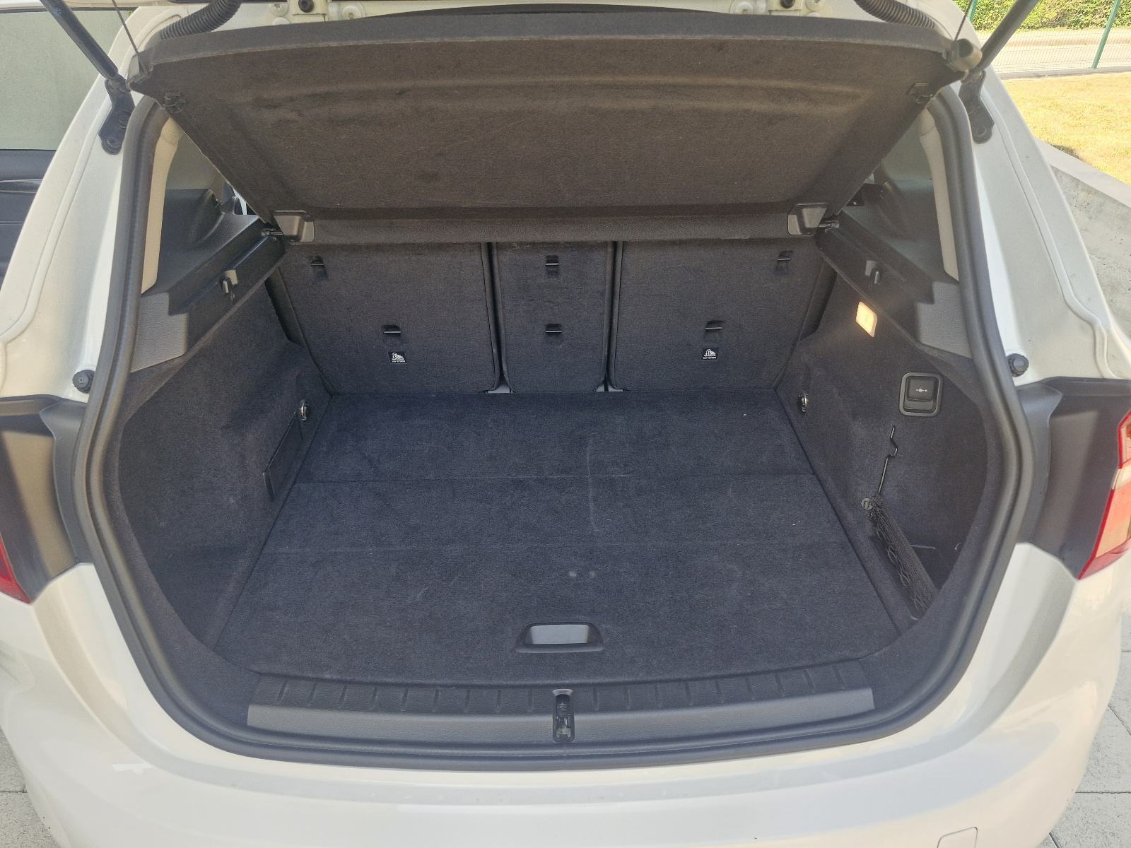 BMW serija 2 Active Tourer 220d automatik, fotografija 12