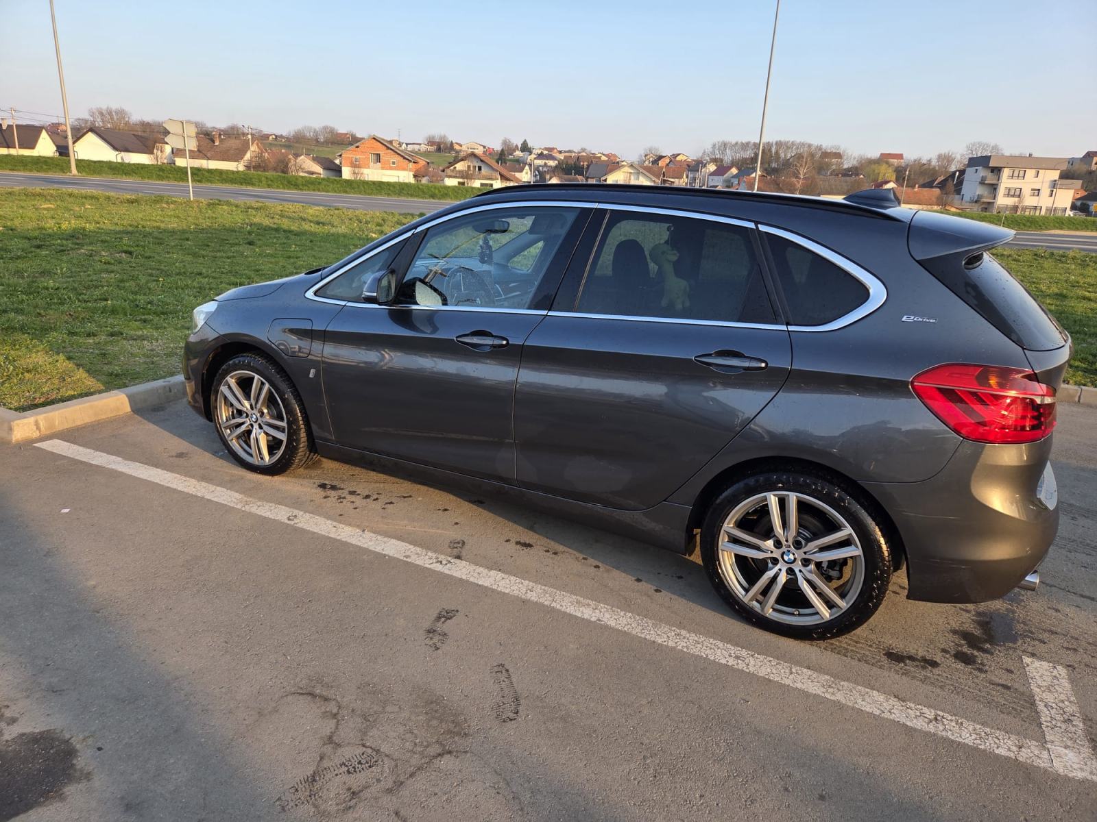 BMW serija 2 Active Tourer 225xe 78 000 km, LUXURY.AUTO.,NAVI,KAMERA,, fotografija 3