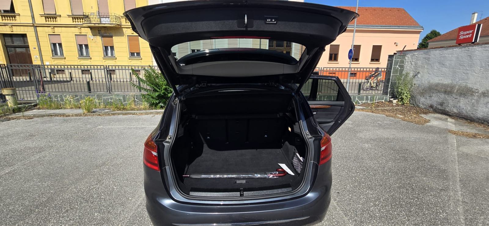 BMW serija 2 Active Tourer 225xe 78 000 km, LUXURY.AUTO.,NAVI,KAMERA,, fotografija 6