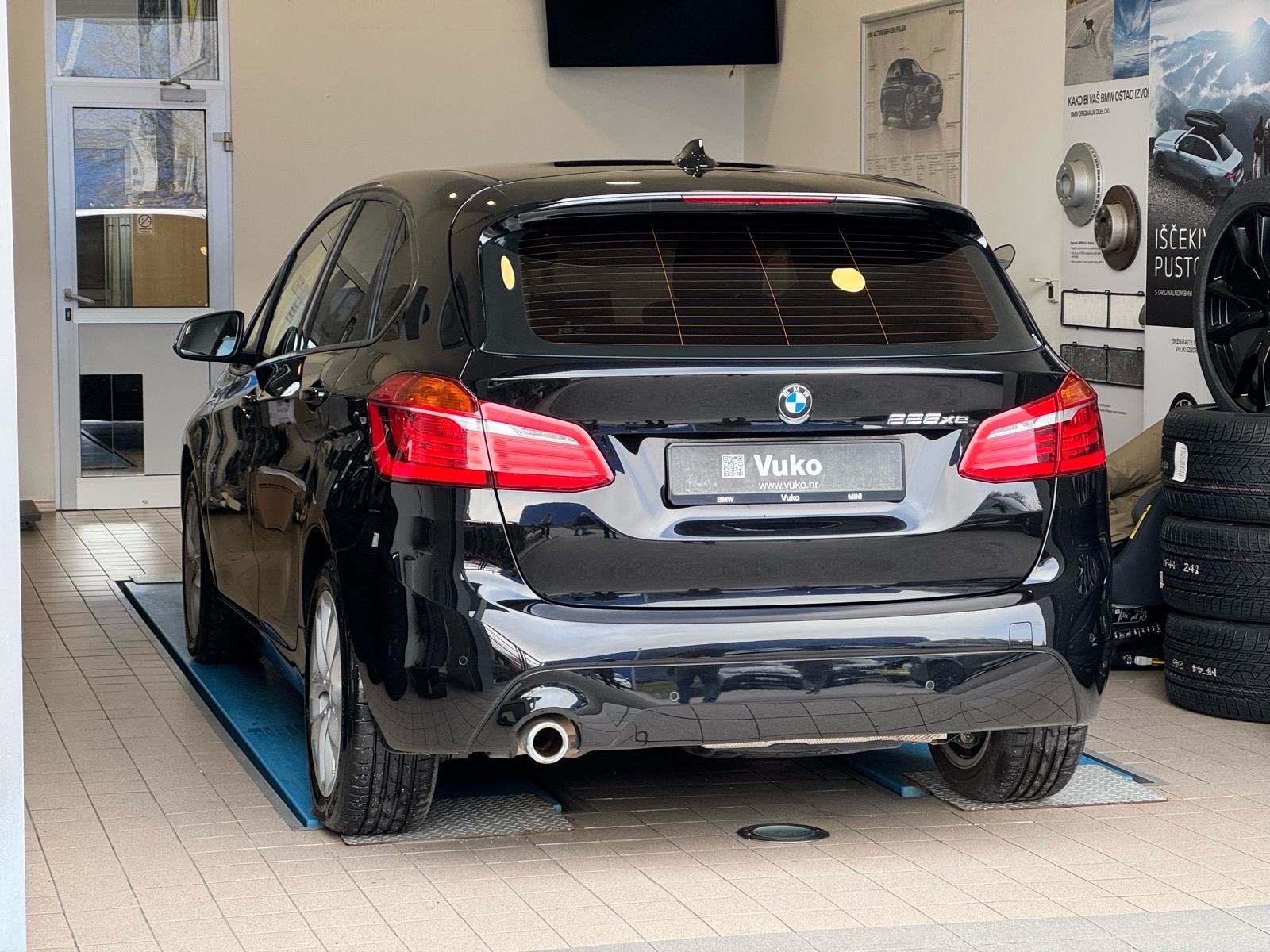 BMW serija 2 Active Tourer 225xe, fotografija 4