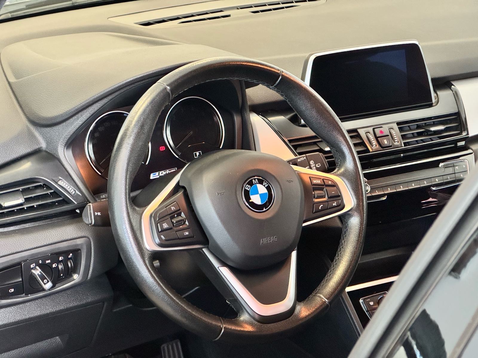 BMW serija 2 Active Tourer 225xe, fotografija 8