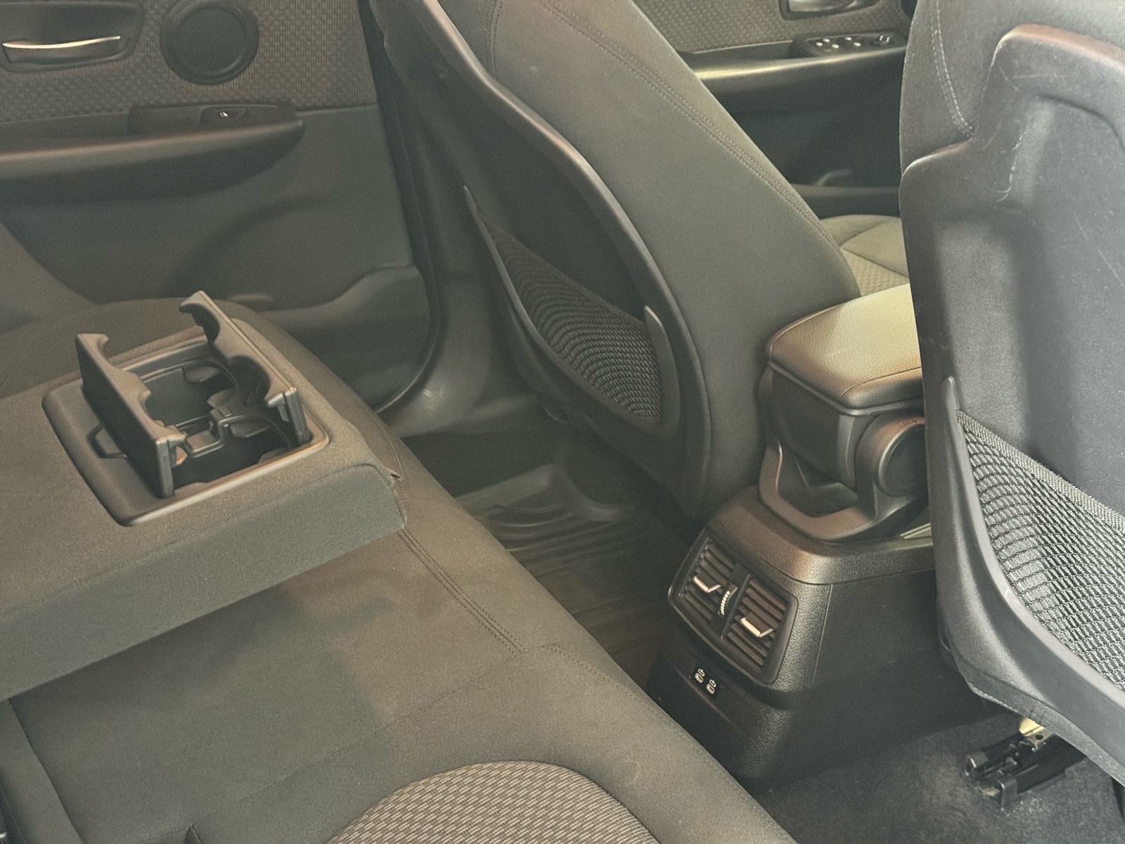 BMW serija 2 Active Tourer 225xe, fotografija 17