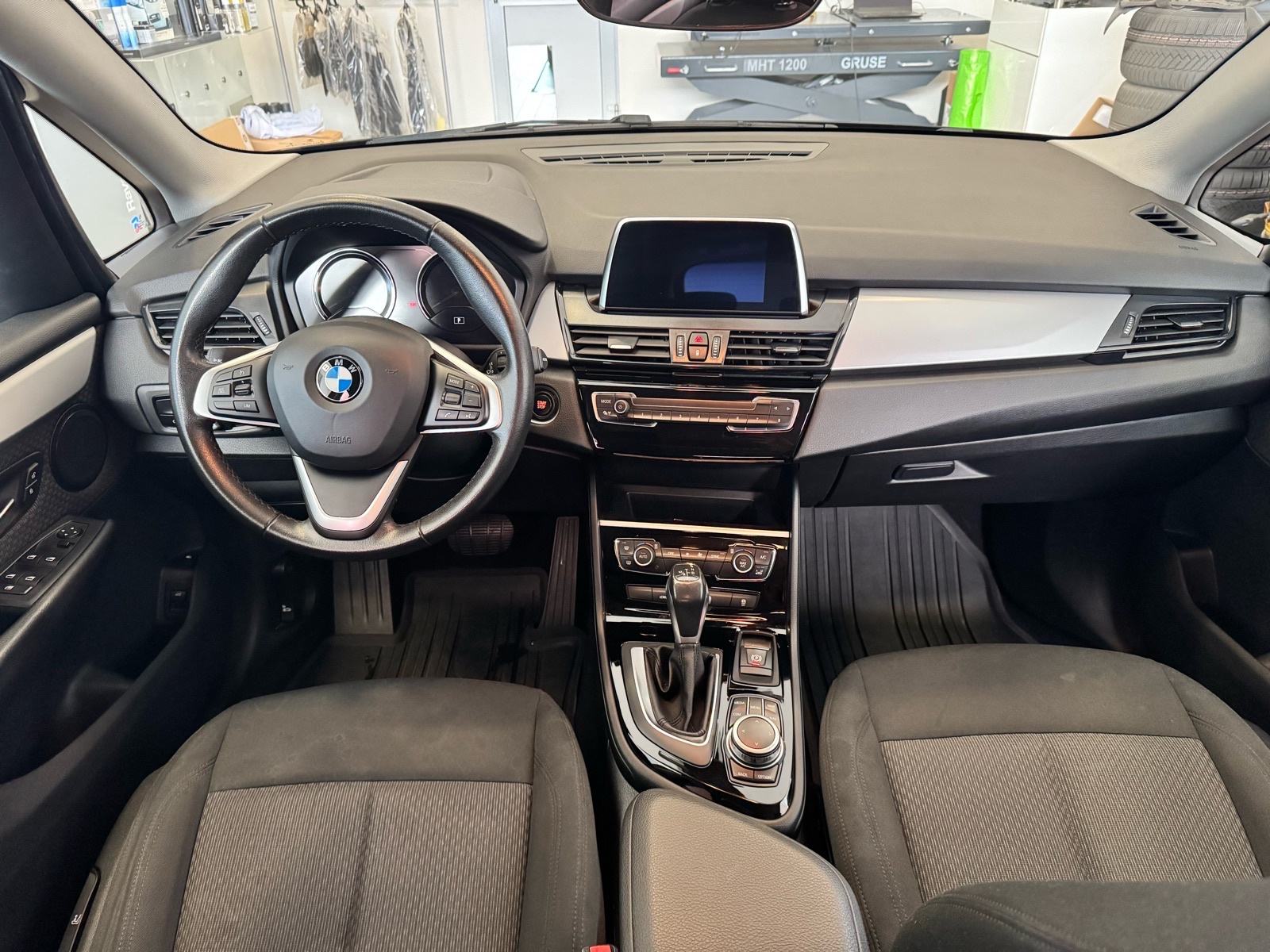 BMW serija 2 Active Tourer 225xe, fotografija 9