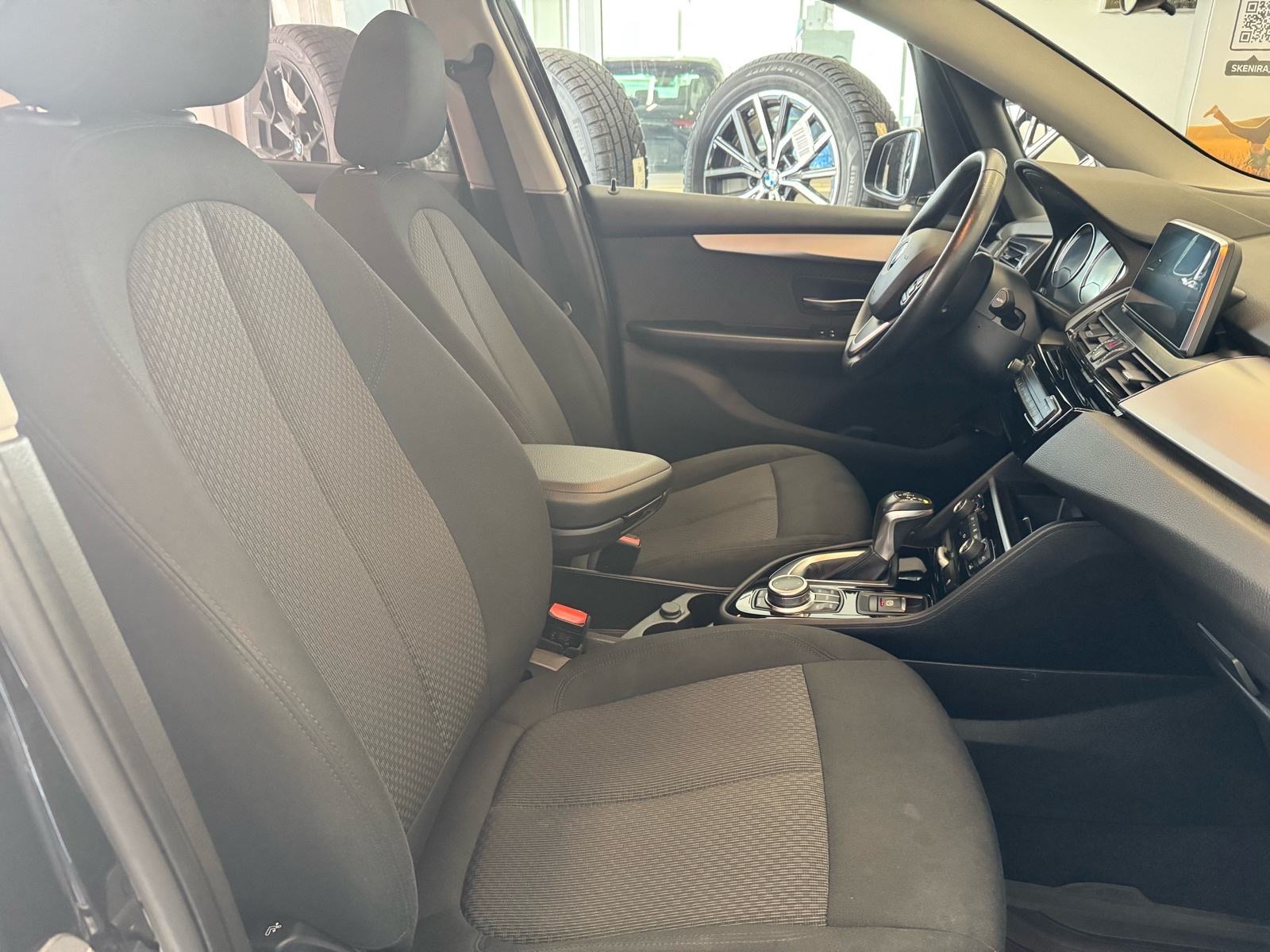 BMW serija 2 Active Tourer 225xe, fotografija 15