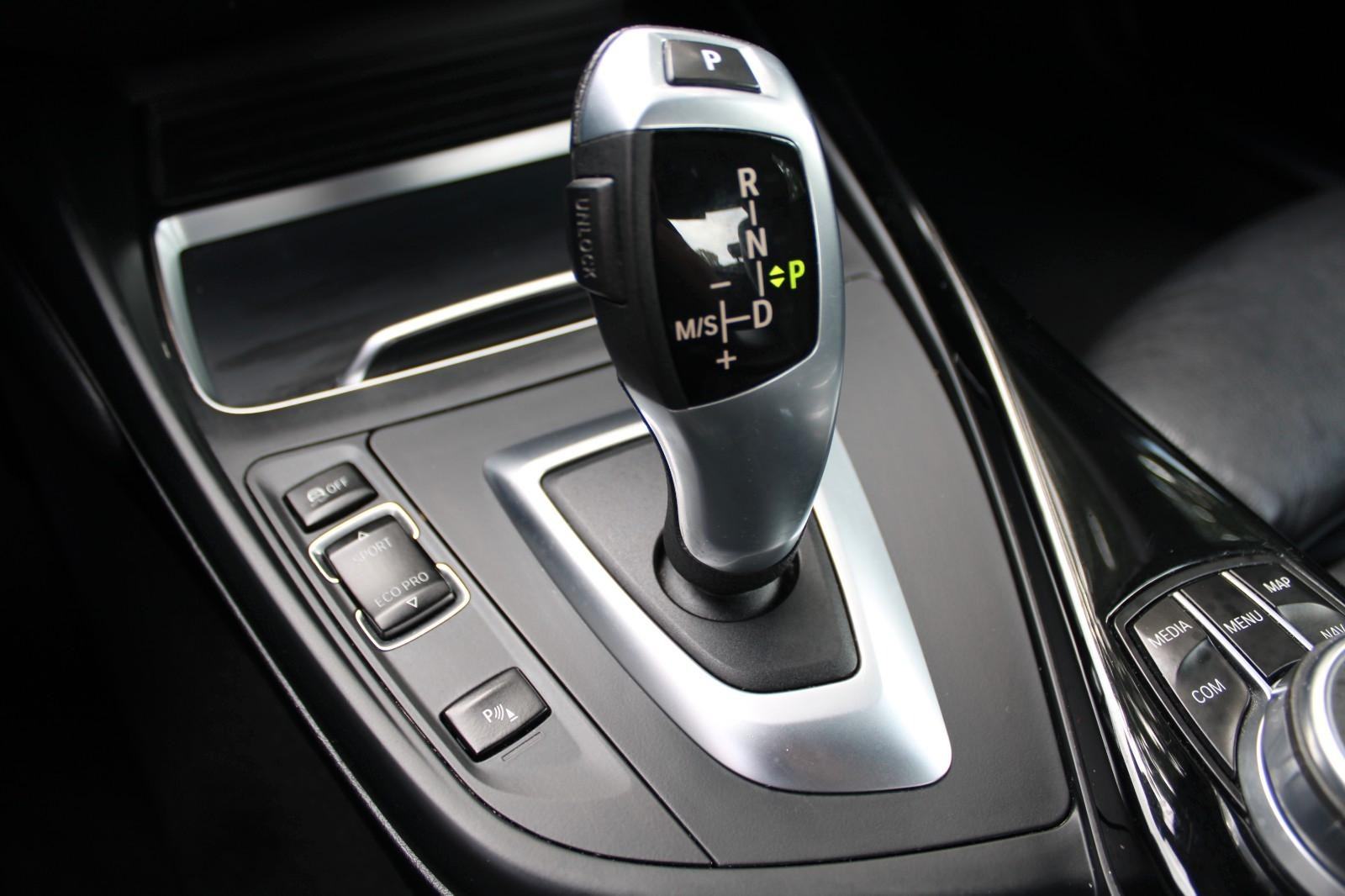 BMW serija 2 Coupe 220d automatik M Sport LED NAVI KOŽA HARMAN/KARDON, fotografija 14