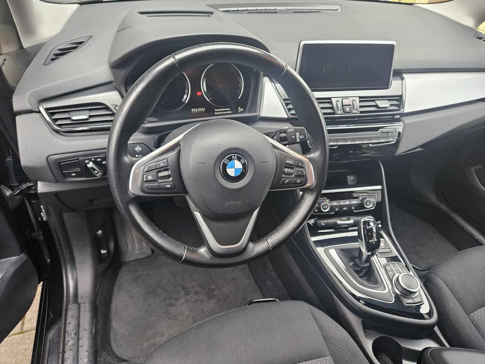 BMW serija 2 Gran Tourer 218d automatik. 11/2022 godina, fotografija 5