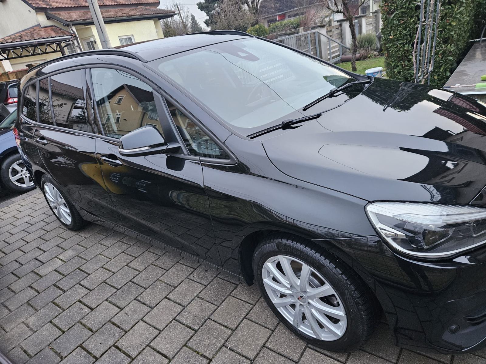 BMW serija 2 Gran Tourer 218d automatik. 11/2022 godina, fotografija 2