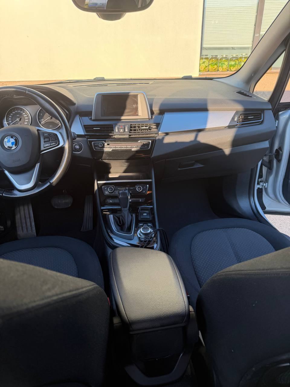BMW serija 2 Gran Tourer 218d automatik, fotografija 13