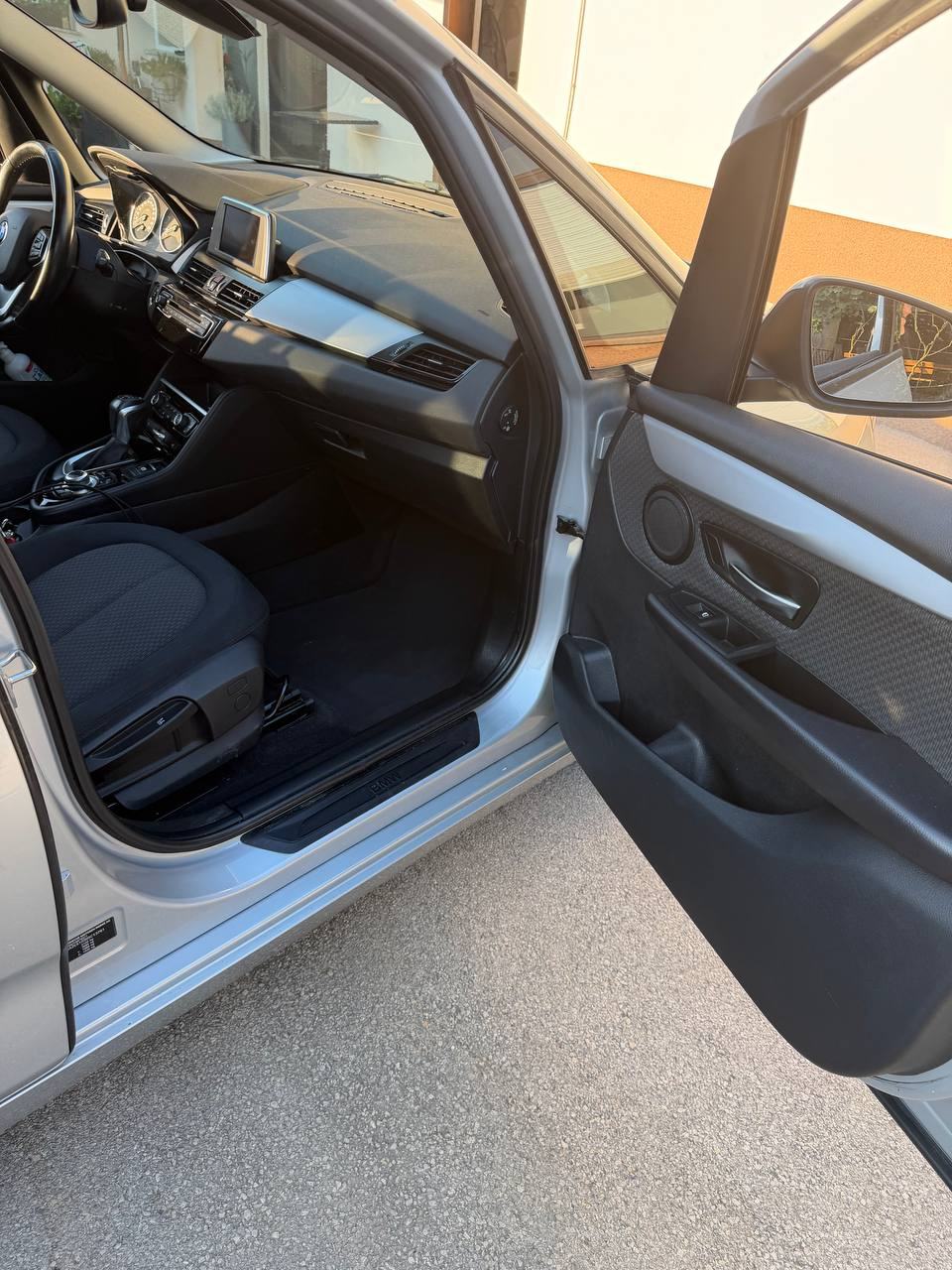 BMW serija 2 Gran Tourer 218d automatik, fotografija 10