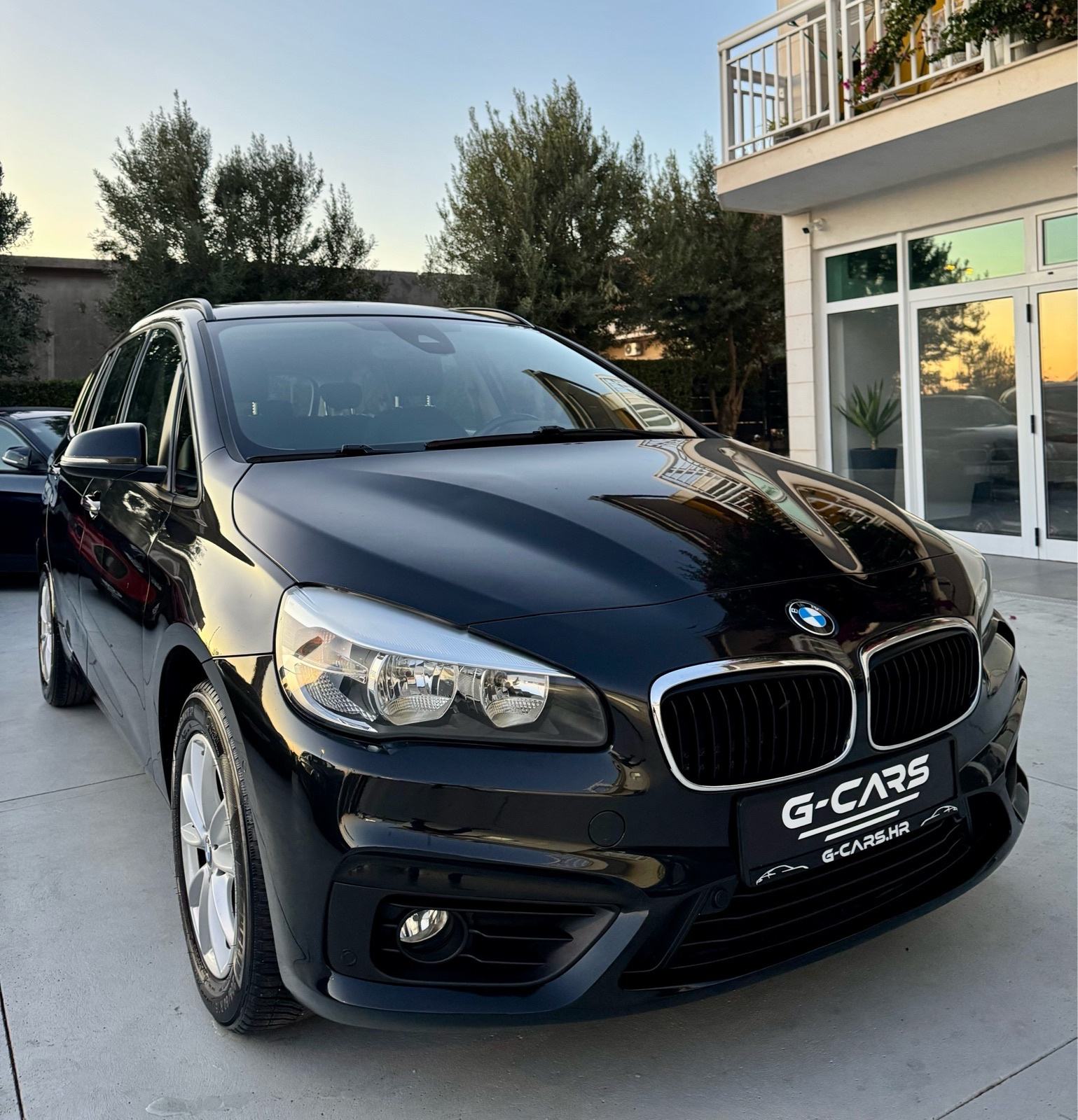 BMW serija 2 GranTourer 218d AUTOMATIK—7 SJEDALA—AMBIENT—ACC—NAV—2xPDC, fotografija 12