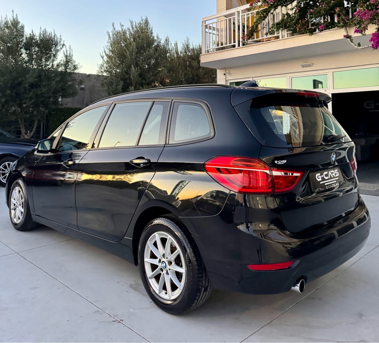BMW serija 2 GranTourer 218d AUTOMATIK—7 SJEDALA—AMBIENT—ACC—NAV—2xPDC, fotografija 5