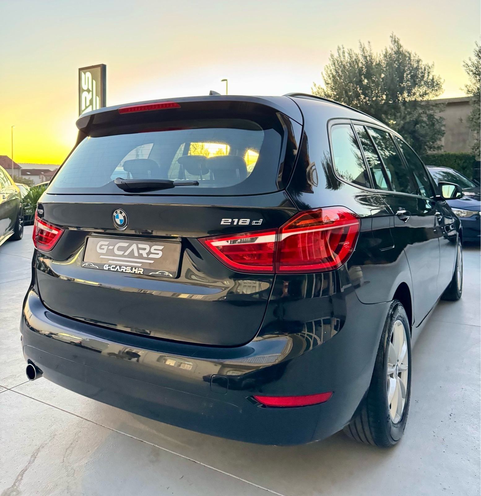 BMW serija 2 GranTourer 218d AUTOMATIK—7 SJEDALA—AMBIENT—ACC—NAV—2xPDC, fotografija 8