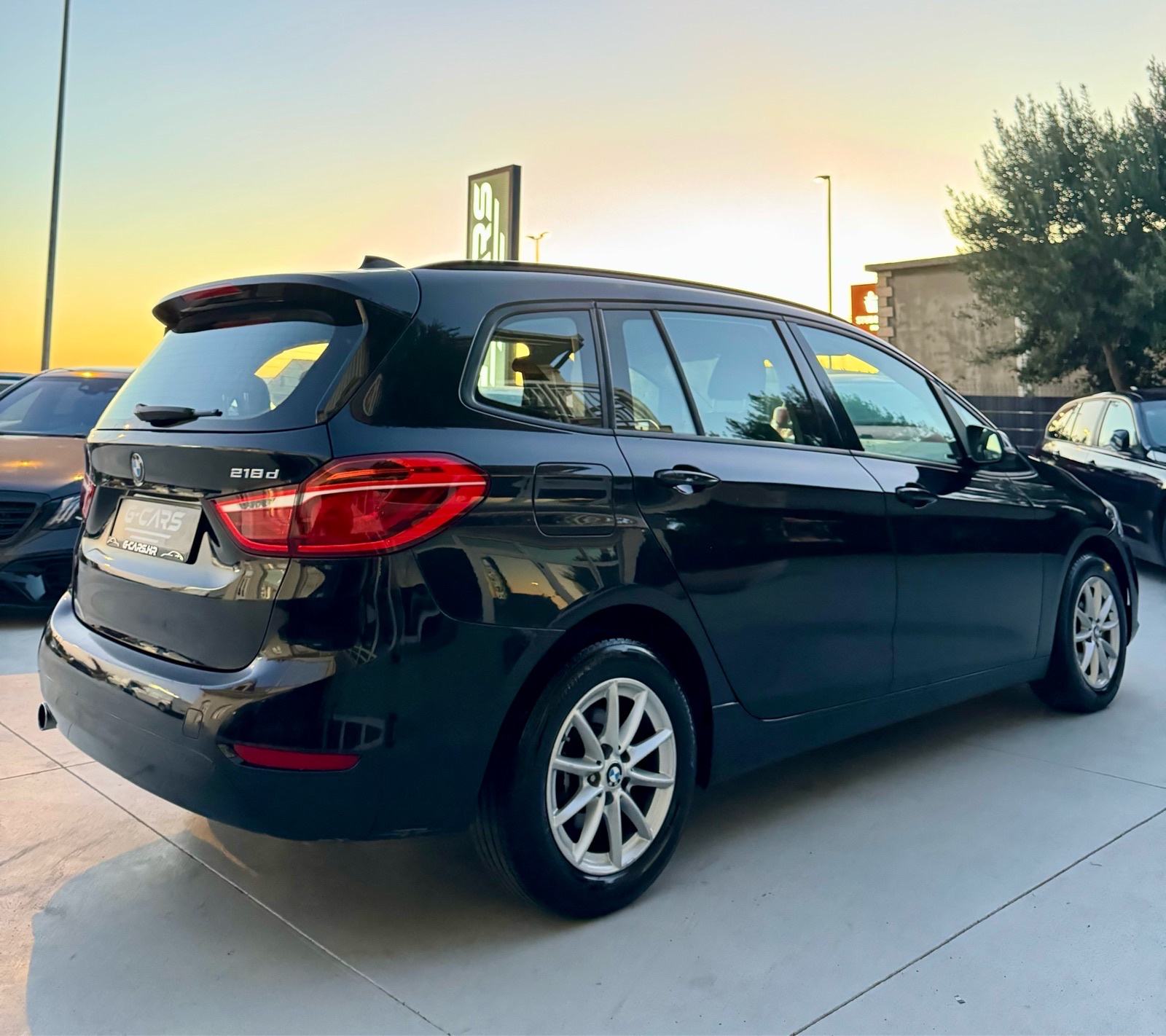 BMW serija 2 GranTourer 218d AUTOMATIK—7 SJEDALA—AMBIENT—ACC—NAV—2xPDC, fotografija 9