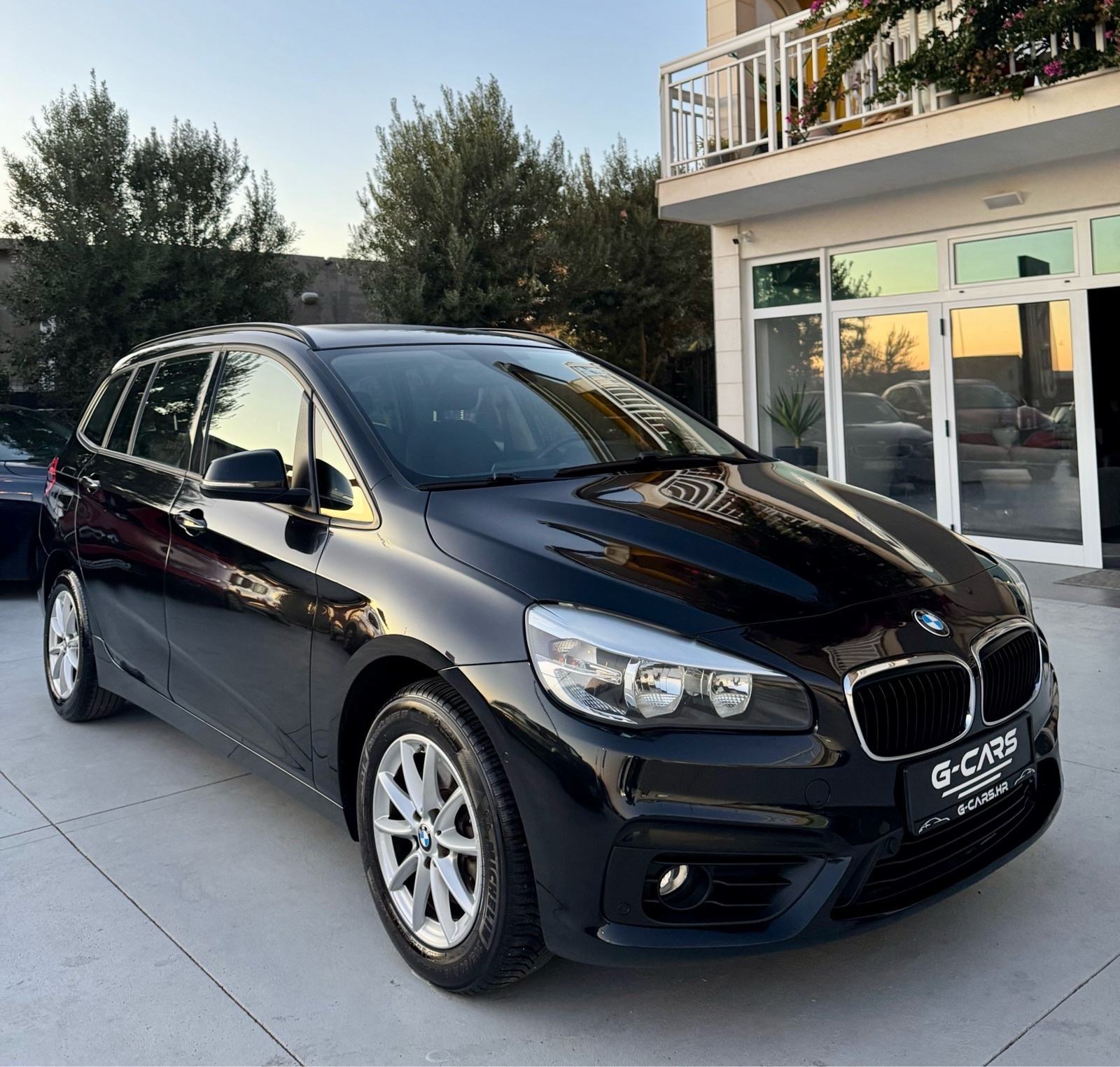 BMW serija 2 GranTourer 218d AUTOMATIK—7 SJEDALA—AMBIENT—ACC—NAV—2xPDC, fotografija 11