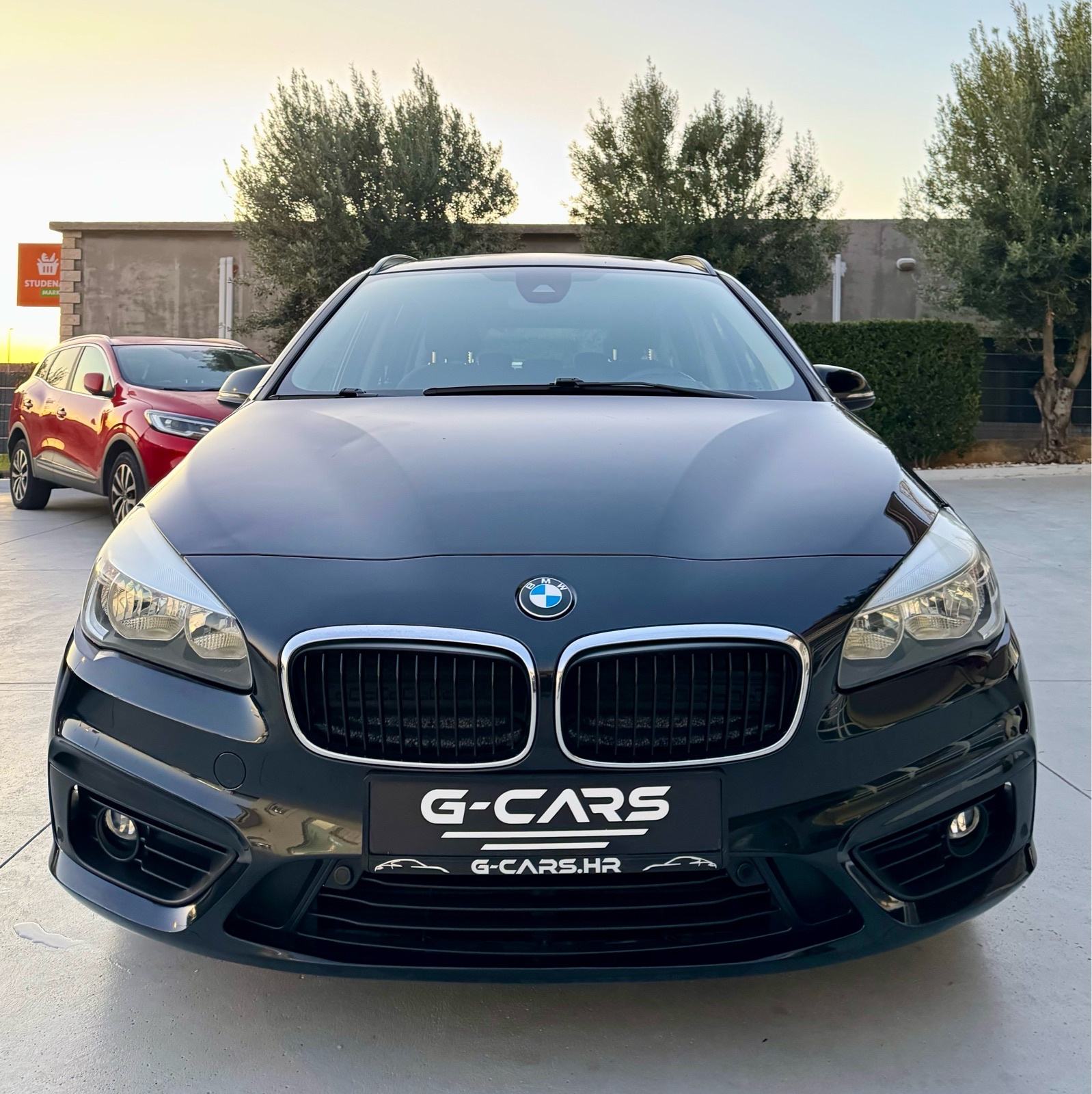 BMW serija 2 GranTourer 218d AUTOMATIK—7 SJEDALA—AMBIENT—ACC—NAV—2xPDC, fotografija 13